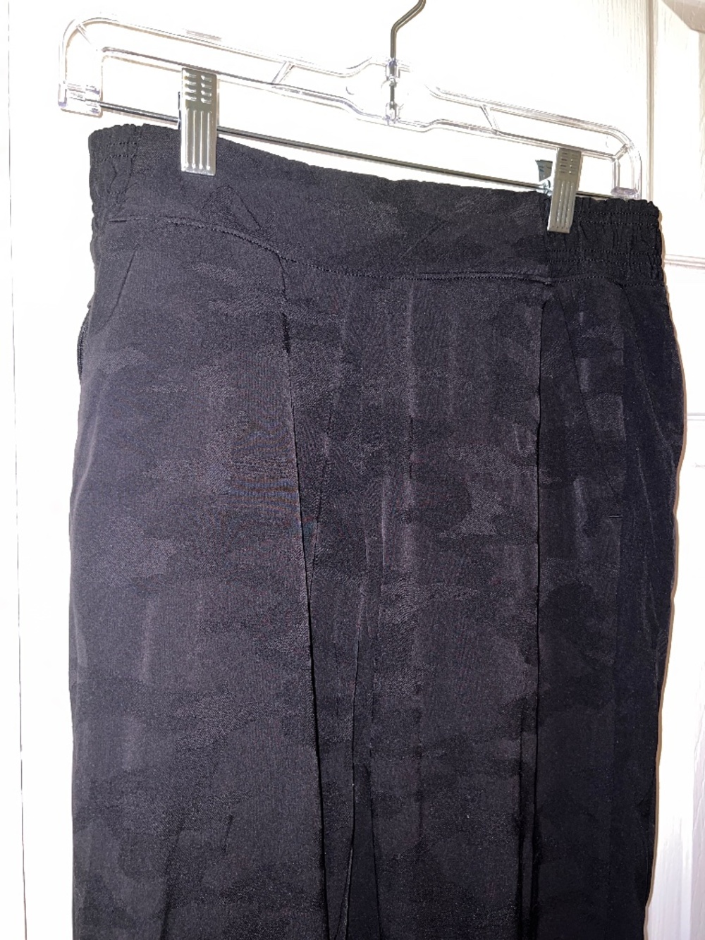 Athleta Brooklyn Textured Lined Jogger - Black Camo Print - Size 6